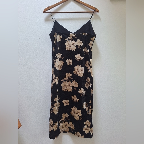 Velvet dress - Picture 4 of 8